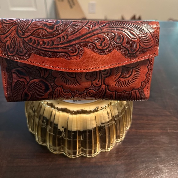 Elegant Brown Floral Women's Clutch - Picture 1 of 3